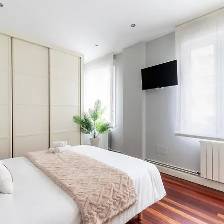 Tranvia 51 Apartment *